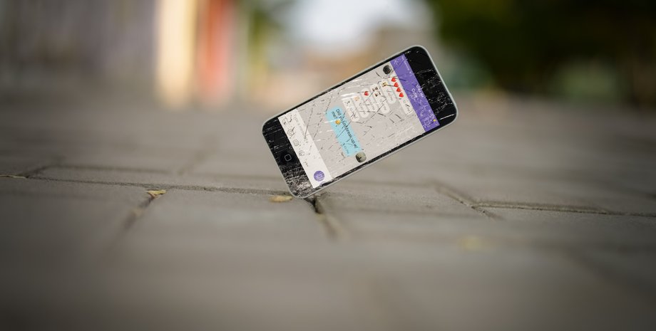 Треснувший смартфон