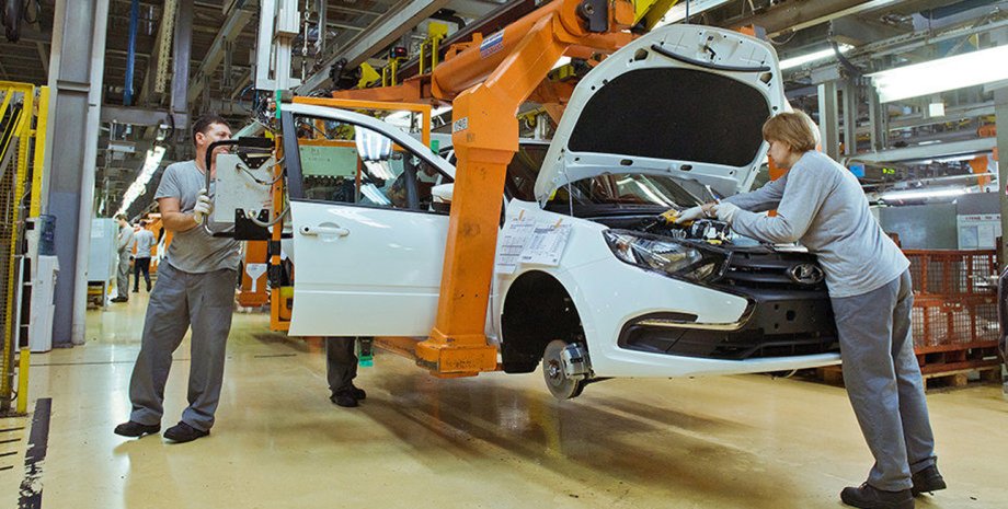The volume of car production in the Russian Federation for 2022 fell to 50 years...