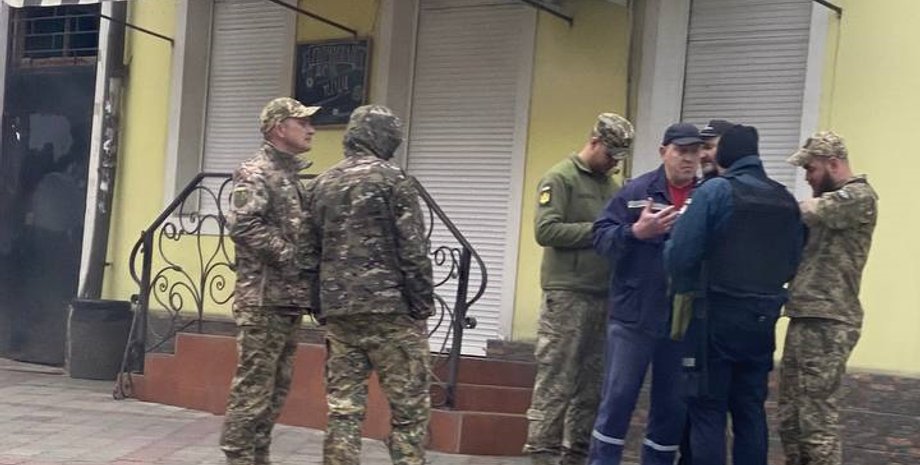 ТЦК, співробітники ТЦК