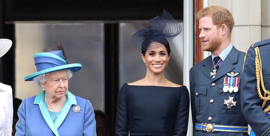 Королева Елизавета не брала трубку от принца Гарри