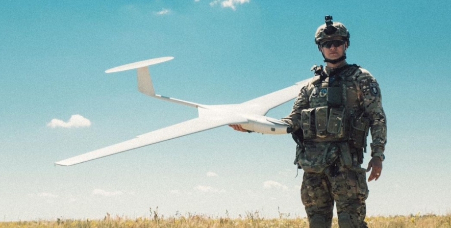 Андрей Хлывнюк с дроном Punisher Андрей Хлывнюк, Punisher, ВСУ