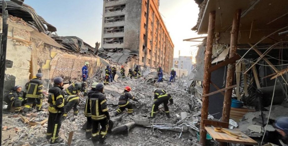 Удар по кафе у Краматорську Краматорськ обстріл, новини Краматорськ, обстріл Краматорська, завали Краматорськ, удар по Краматорську