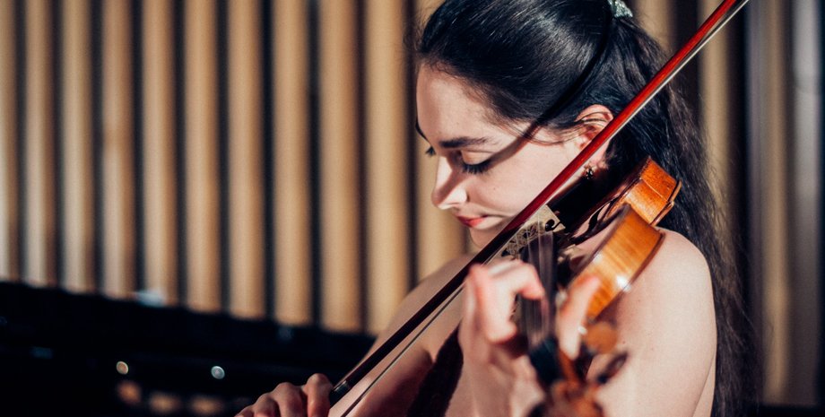Эстер Абрами, скрипачка, скрипка, игра, музыкант