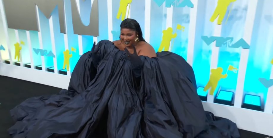 Лиззо, Lizzo, Jean Paul Gaultier, рената литвинова, Balenciaga