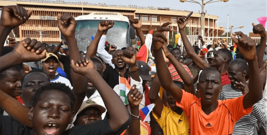 переворот у Нігірі, військовий переворот у Нігірі, люди в Нігірі