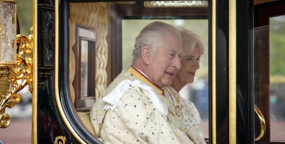 Король Чарльз III и королева Камилла, коронация короля британки, коронация онлайн