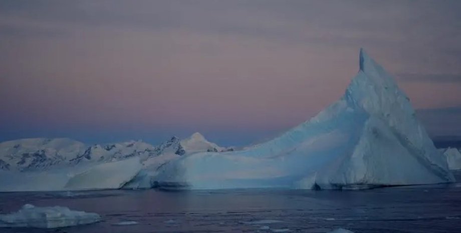 затока Амундсена, айсберг