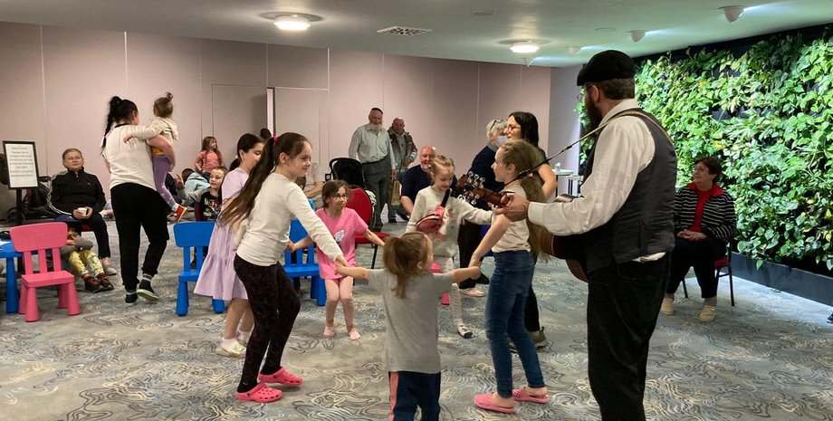 песах польша беженцы, песах для беженцев, песах в польше, песах в эвакуации, как праздновать песах, песах 2022, раввин Йона Букштейн, рэббе Йона Букштейн