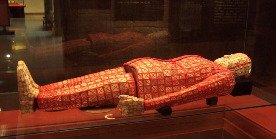 нефрит, древний китай, погребение, нефритовые костюмы, археологи, археология, элита, знать, погребальные ритуалы, символизм, дух, душа, тело, золото, серебро, доспехи, император, император китая