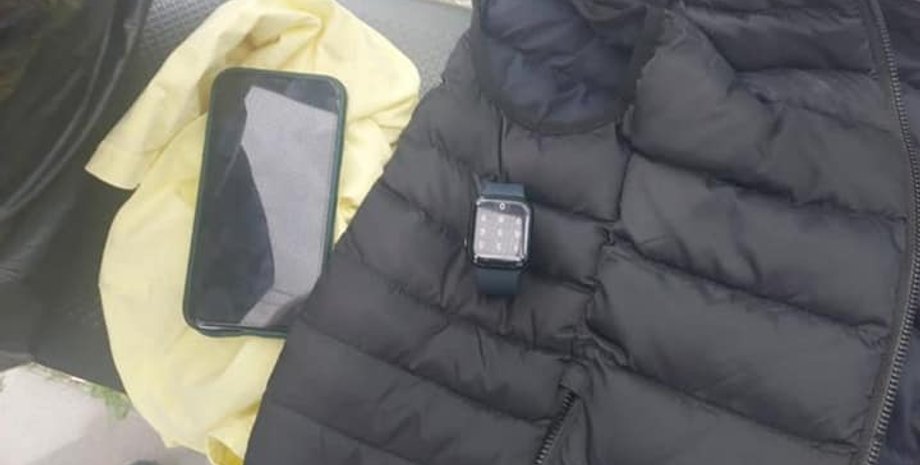 кража, вещи, кража во львове, вещи школьника, телефон и часы, куртка, украденные вещи