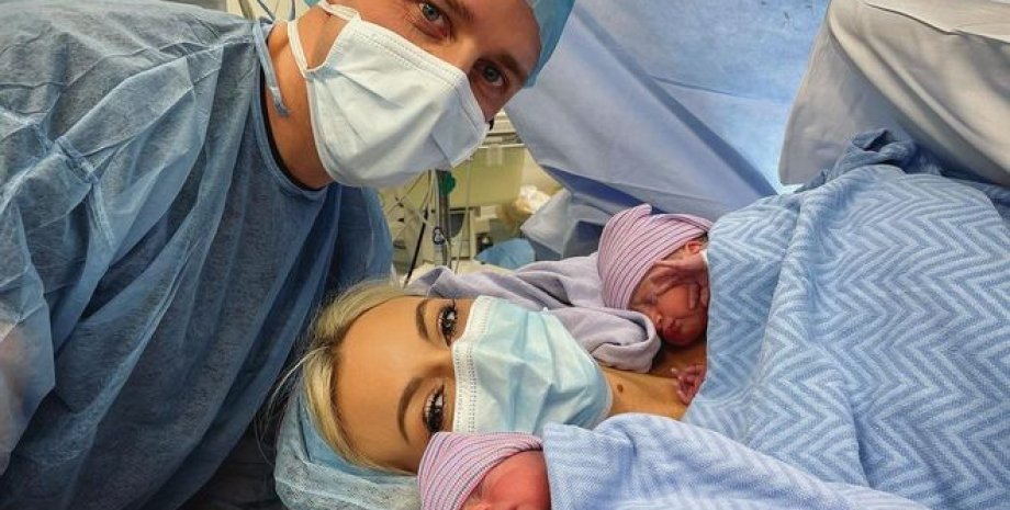 Дочь Криса де Бурга родила близнецов фото