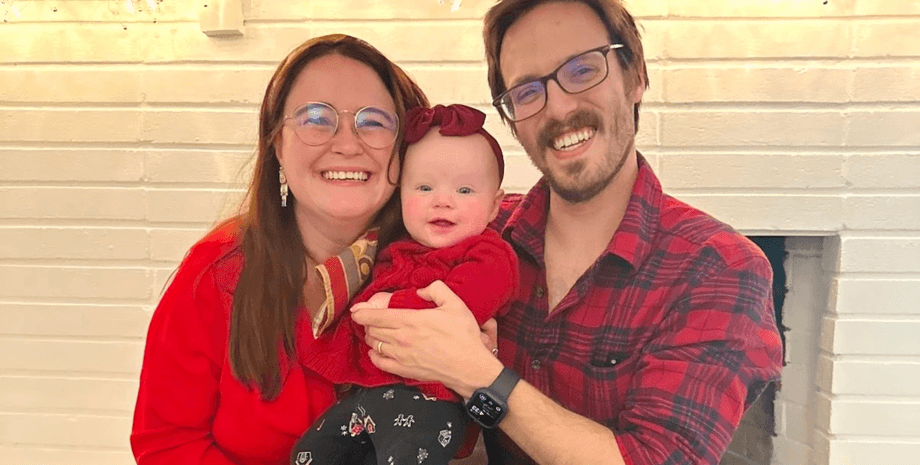 Женщина пригласила 487 человек на день рождения, день рождения, дочь, ребенок, небольшой праздник, контакты из телефона