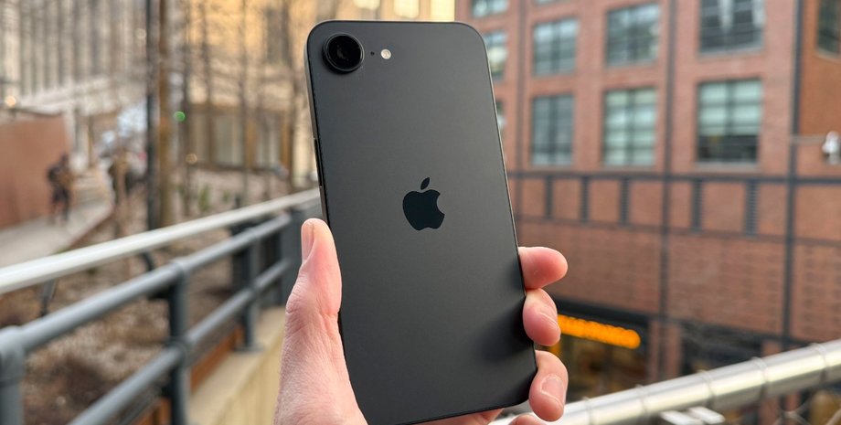 iPhone 16e смартфон