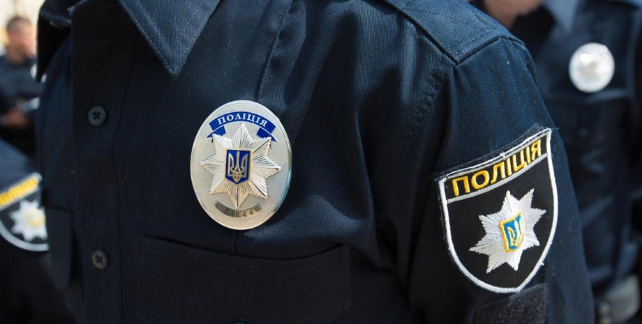 Поліція Поліціянт постав перед судом через напад на підлітка