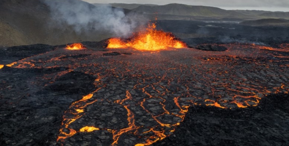ісландія, виверження вулкана, виверження вулкана в ісландії