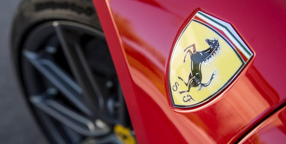 Эмблема Ferrari