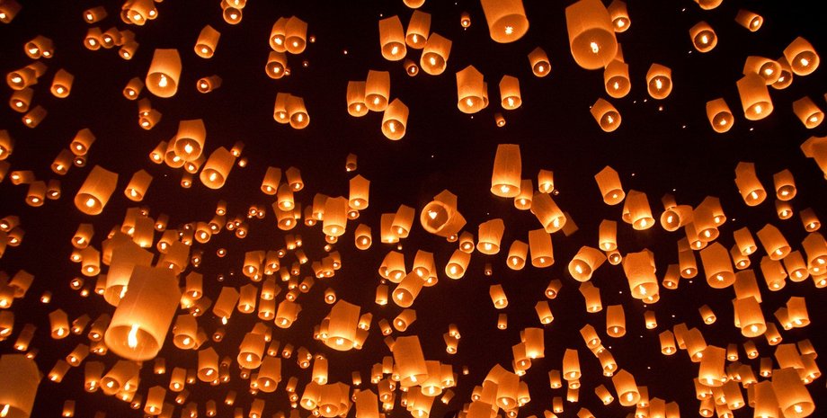 Небесные фонарики / Фото: izbushka-prazdnikov.ru