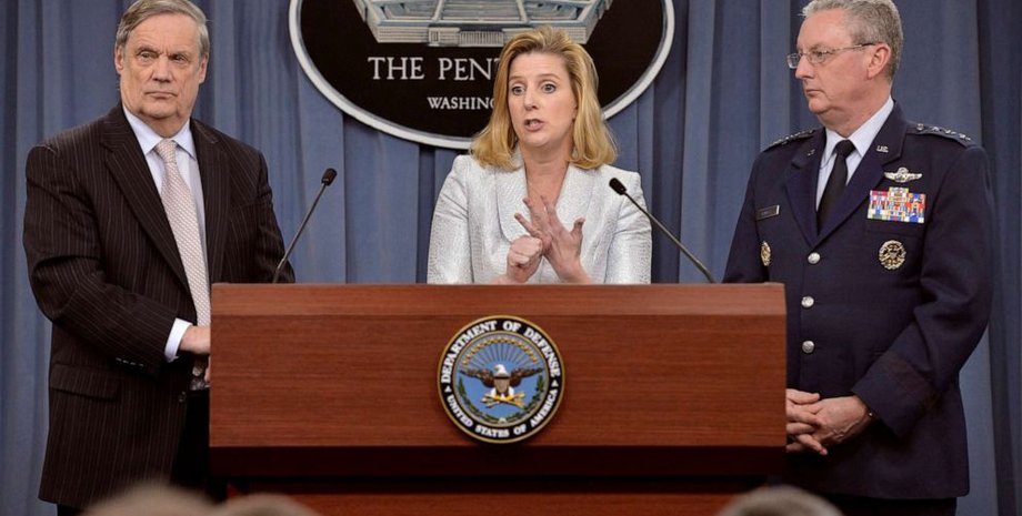 Кристин Вормут, Пентагон, Армия США, Министр армии