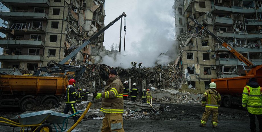 Днепр, многоэтажка, война, спасатели, ГСЧС, Укриана, фото