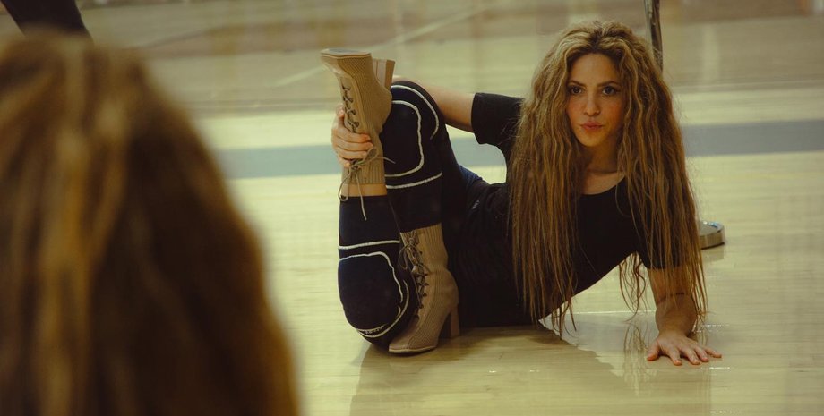 Шакира репетиция растяжка