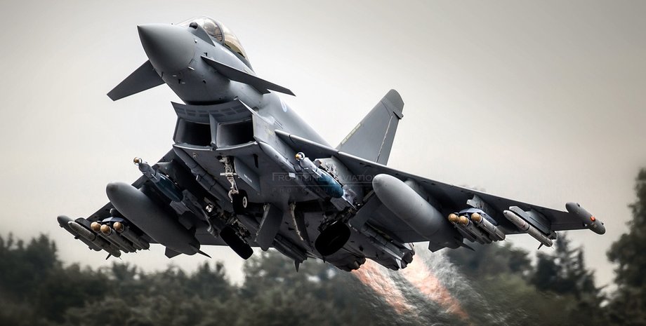 винищувач Eurofighter Typhoon