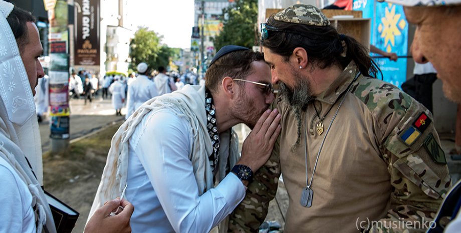 Шеврон, бригада НГУ Азов, хасиди, паломники, Умань