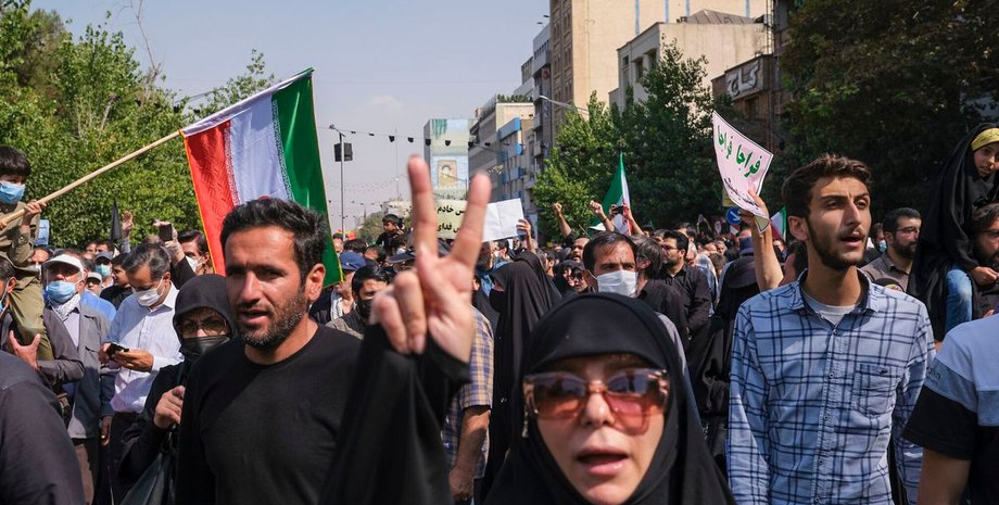 протесты в иране, призыв покинуть иран, МИД Германии призвал, риски для путешественников, подавление протестов в Иране