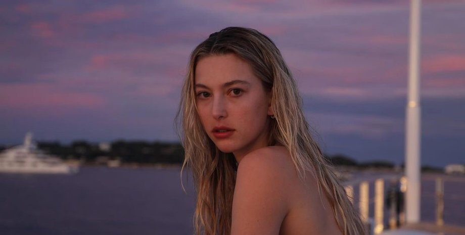 Ив Джобс модель