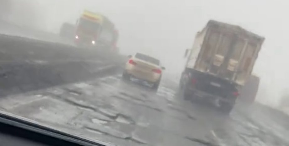 Стан дорожнього покриття на трасі Київ-Одеса