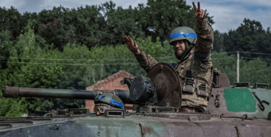 Боец на военной технике