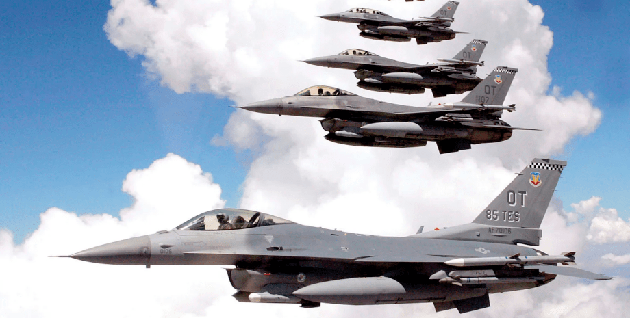 истребитель F-16, F-16, обучение F-16, полет на F-16
