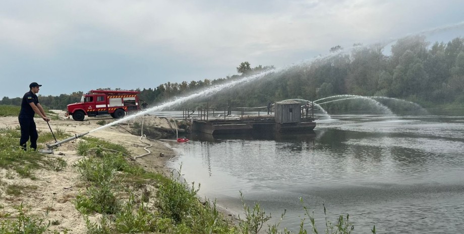 Стан води в Десні та Сеймі, забруднення Десни, забруднення Сейму, бруда вода, вода міндовкілля, якість води 22 вересня