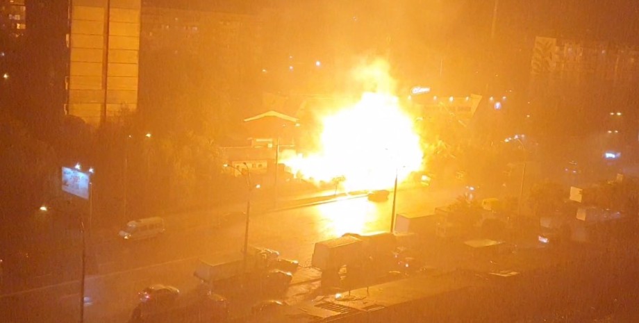 пожар на московском заводе, горит электрозавод, пожары в России, взрывы в России