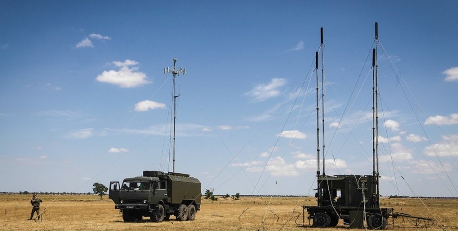 Sembra che il sistema di lotta elettronica radio russa non sopprime le frequenze...