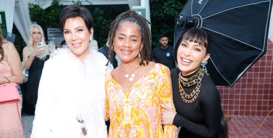 Крис Дженнер, Дория Рэгланд и Ким Кардашьян Дория Рэгланд, Меган Марк мама, мама Меган Маркл, Дория Рэгланд, Ким Кардашьян, Крис Дженнер