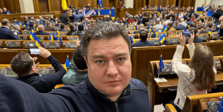 Нардеп Віктор Бондар