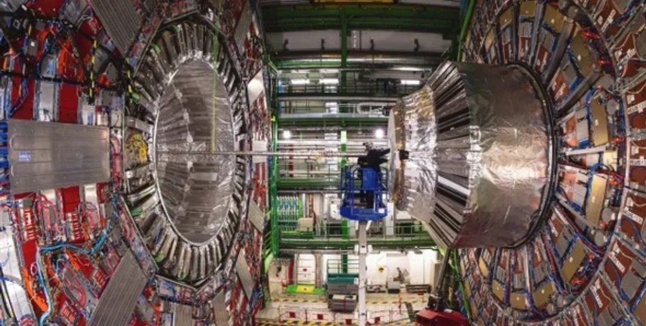 Большой адронный коллайдер