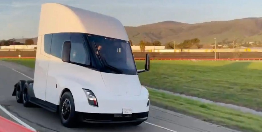 Tesla, Tesla Semi, электрический грузовик, испытания,