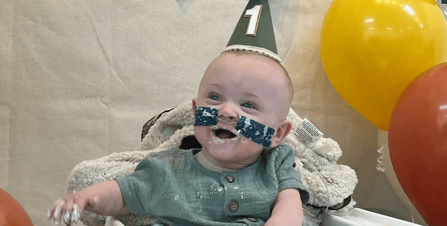 Неш Кін відсвяткував свій перший день народження