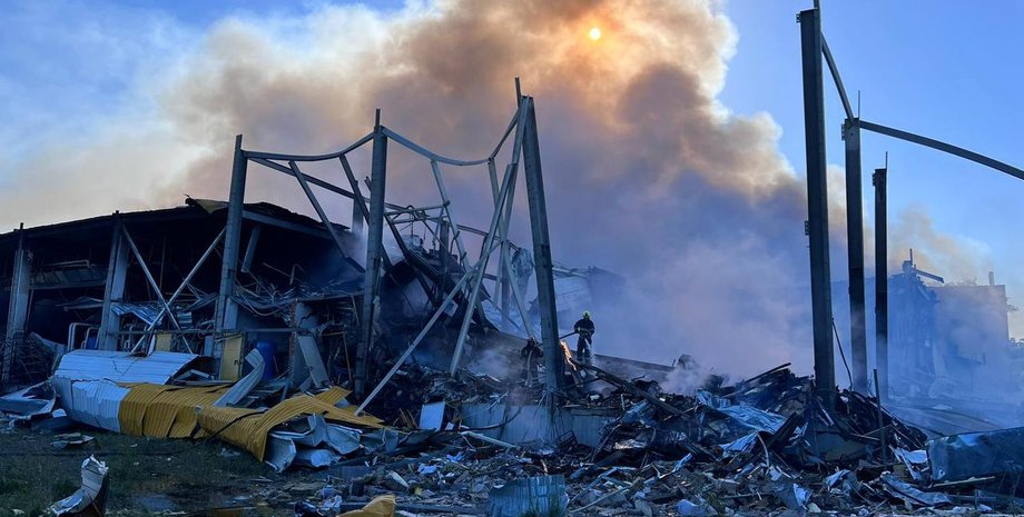 ТЦ "Амстор" разрушен