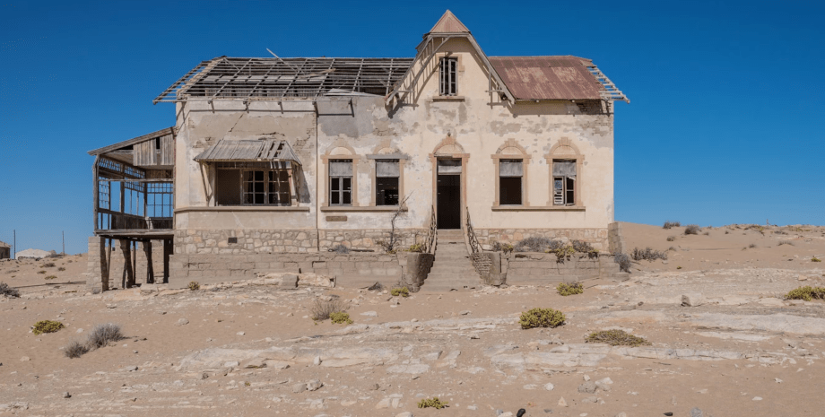 Заброшенный город в пустыне город Колманскоп, заброшенный город, город в пустыне, засыпало песком, засыпает дома песком, нашли алмазы, покинули город