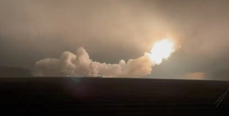 Share: The Armed Forces of Ukraine used Flamingo missiles to attack Russian mili...