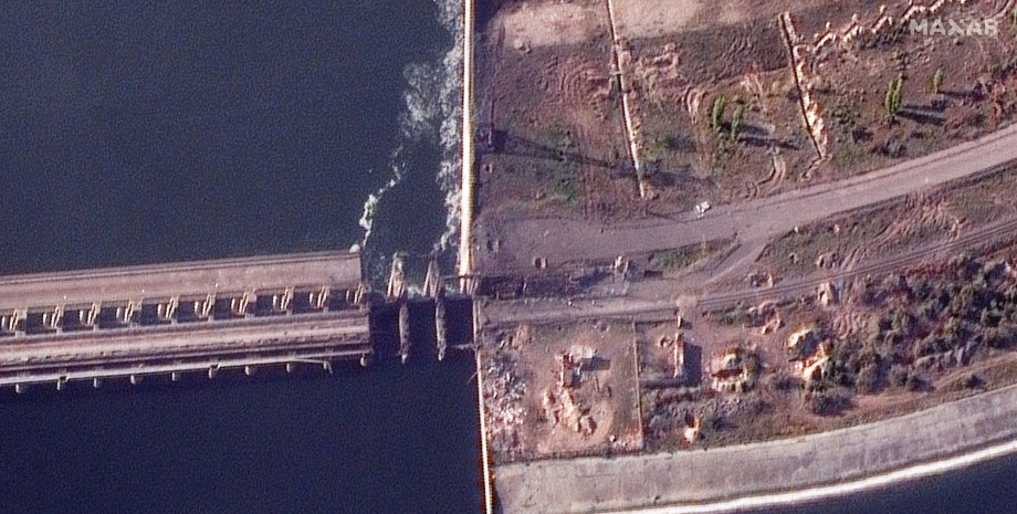 Супутниковий знімок пошкодженої секції греблі