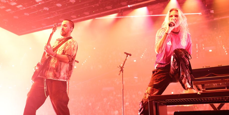 Майк Шинода та Емілі Армстронг, Linkin Park