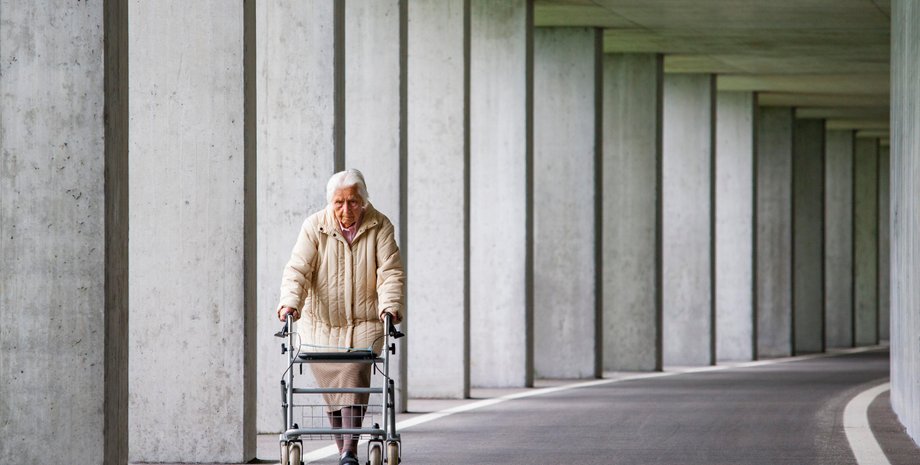 Зображення пенсіонерки