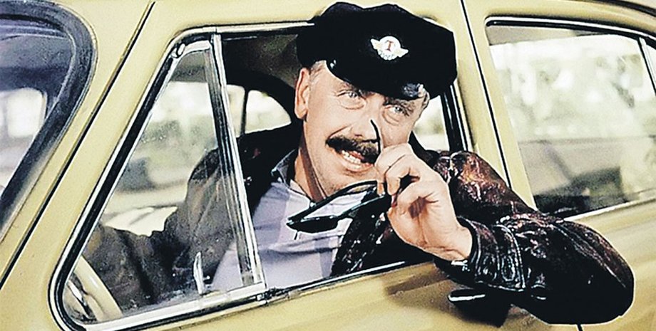 Кадр из фильма "Бриллиантовая рука"