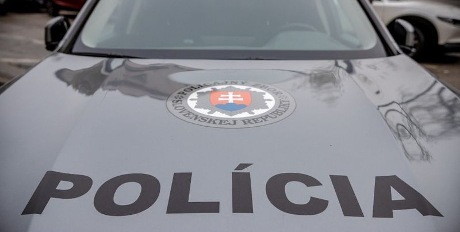машина поліції, у Словаччині затримали українця