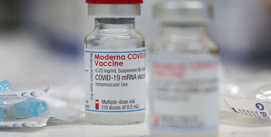 Moderna, Вакцина, США, Бостон, Морозильная камера, Уборщик, Розетка, Кайл Тото