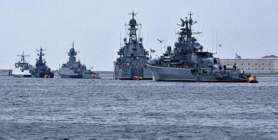 Суда Черноморского флота РФ в море