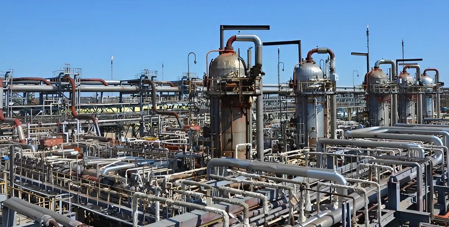 фото оборудования Астраханского газоперерабатывающего завода